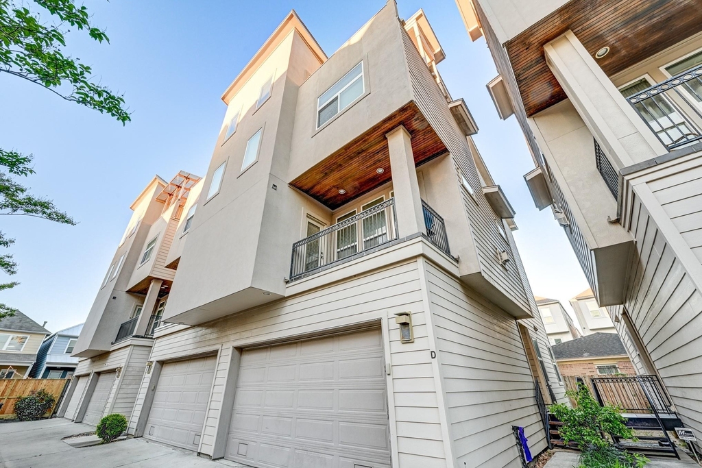 1325 W 24th Street - Photo 0