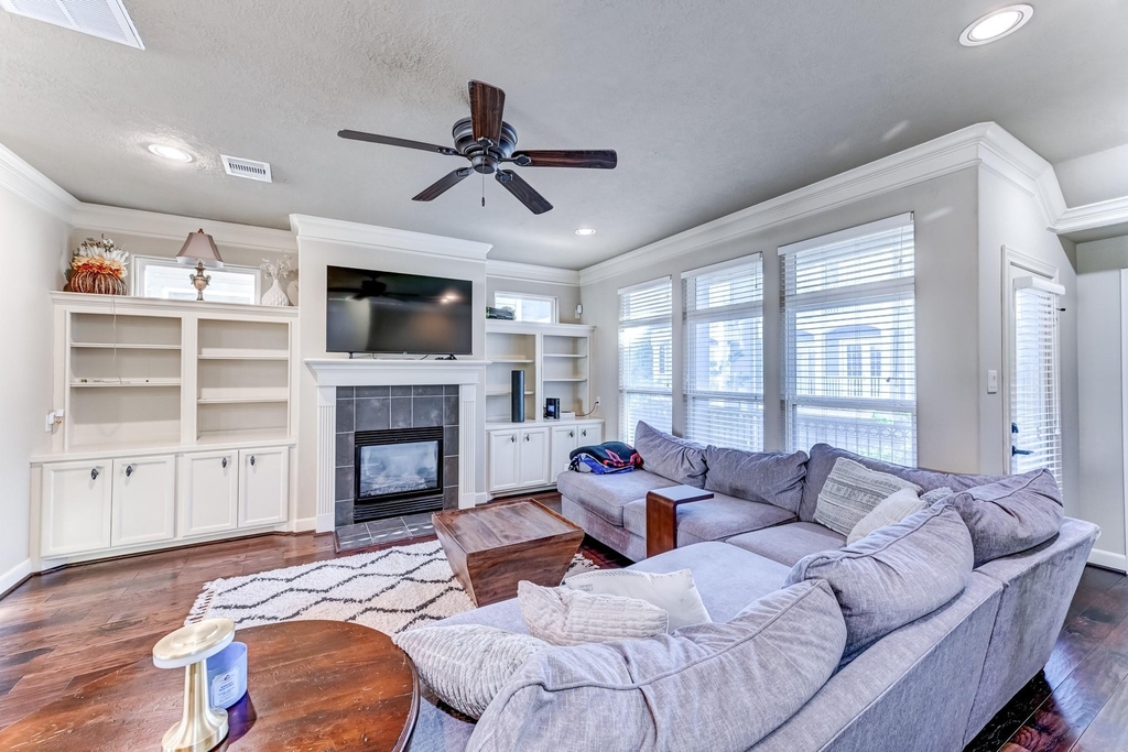 1325 W 24th Street - Photo 9