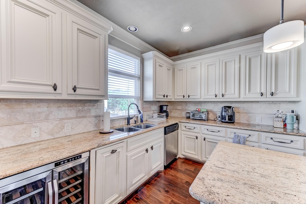 1325 W 24th Street - Photo 14