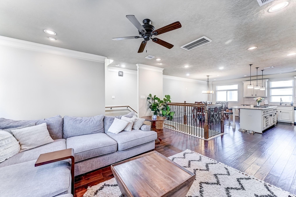 1325 W 24th Street - Photo 11
