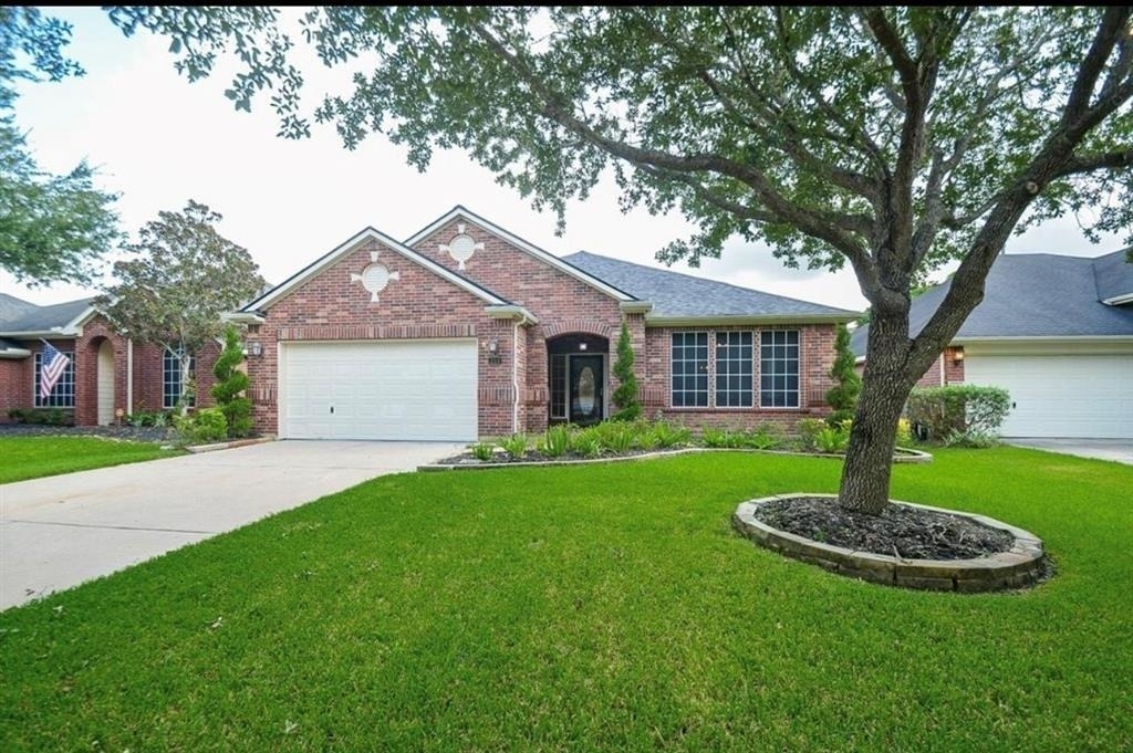 210 Riverway Bluff Lane - Photo 0