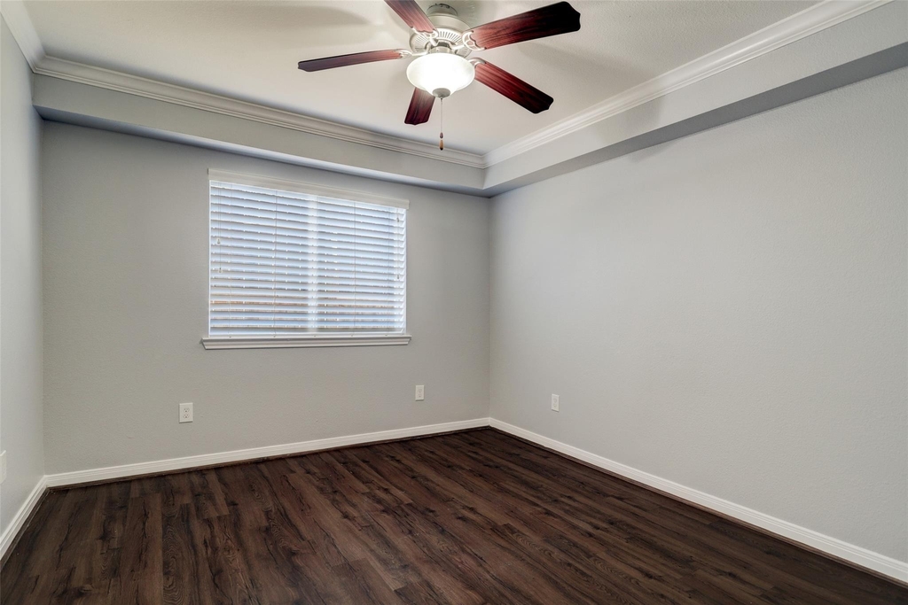1600 W T C Jester Boulevard - Photo 5