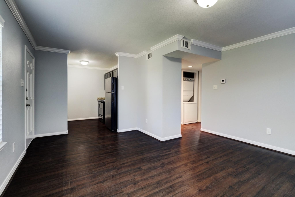 1600 W T C Jester Boulevard - Photo 0