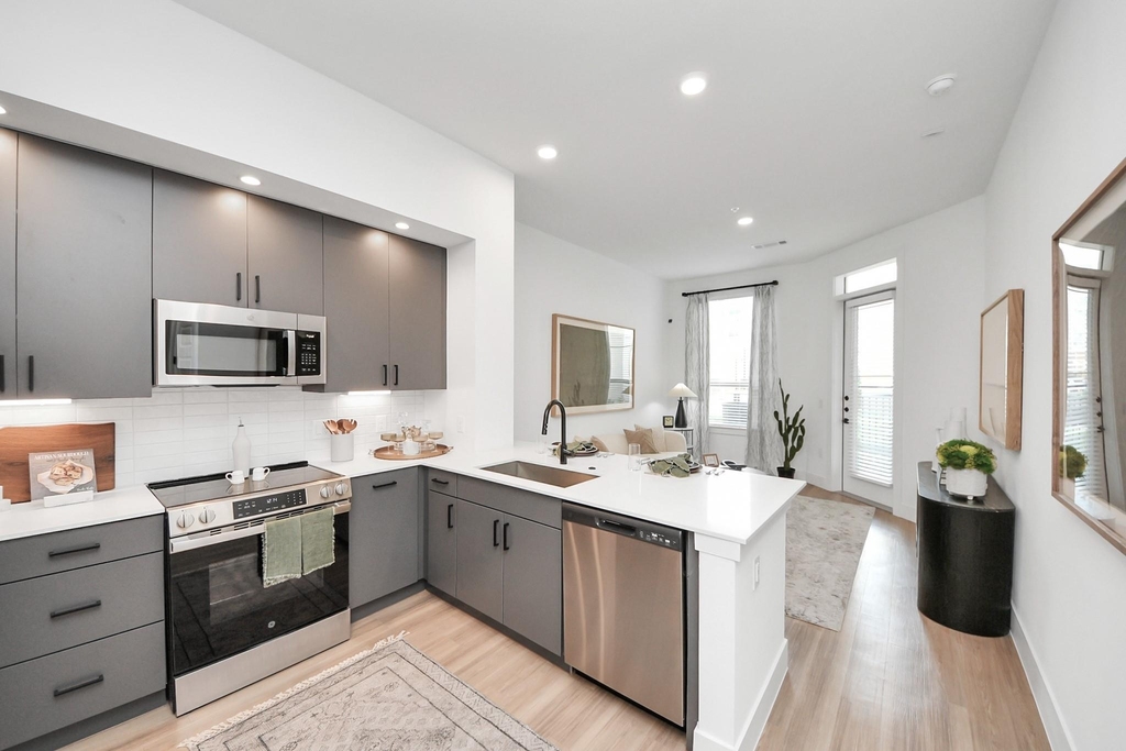 15635 Memorial Drive - Photo 3