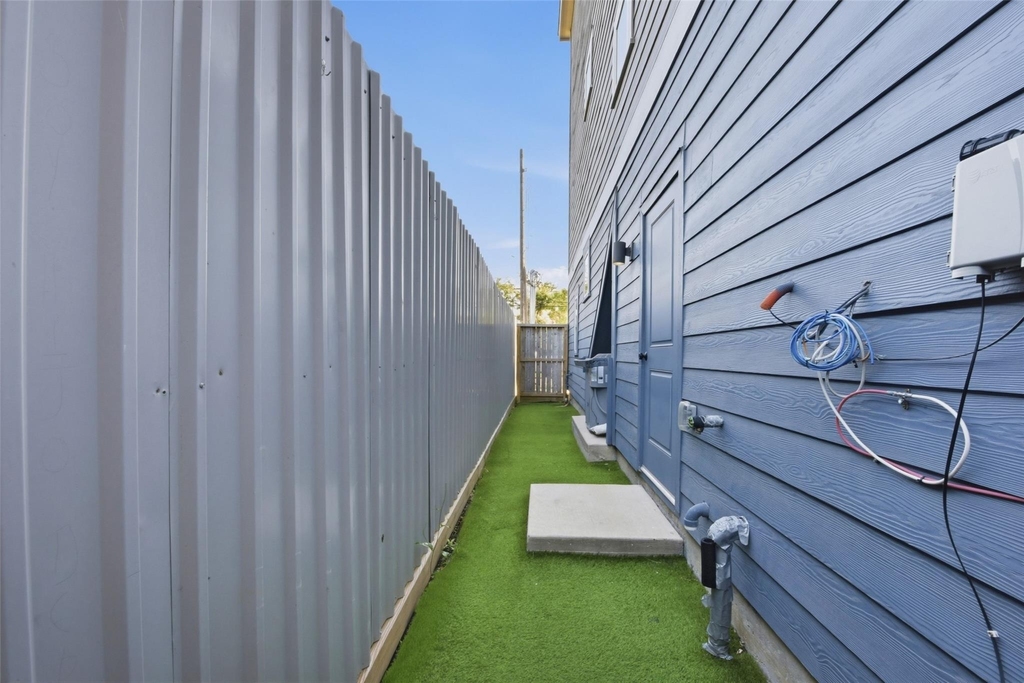 2204 Lou Ellen Lane - Photo 39