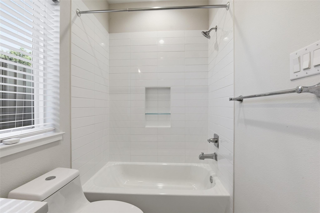 2204 Lou Ellen Lane - Photo 8
