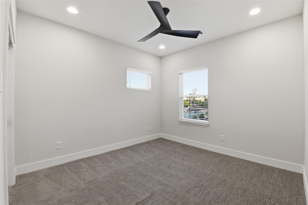 2204 Lou Ellen Lane - Photo 33