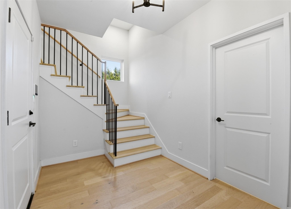 2204 Lou Ellen Lane - Photo 2