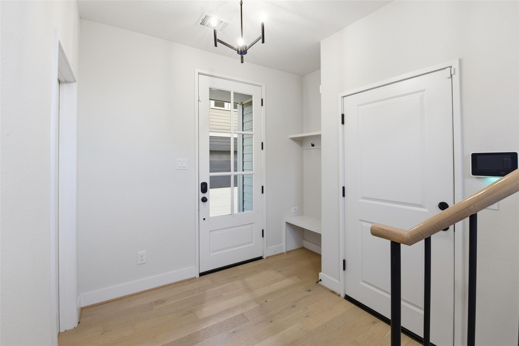 2204 Lou Ellen Lane - Photo 3