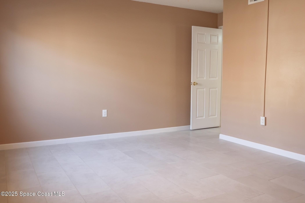 190 E Olmstead Drive - Photo 11