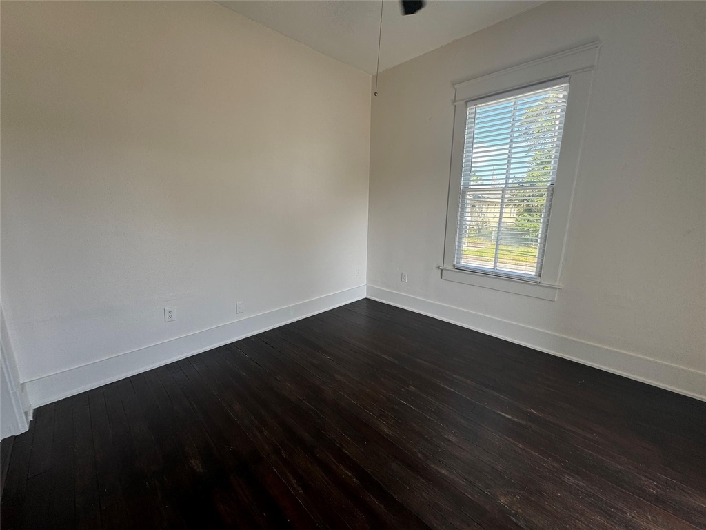 801 Saint Mary's Boulevard - Photo 3
