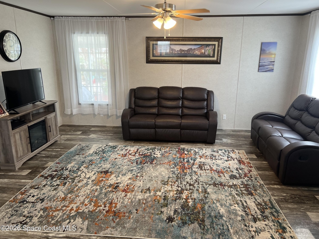 194 Holiday Park Boulevard Ne - Photo 2