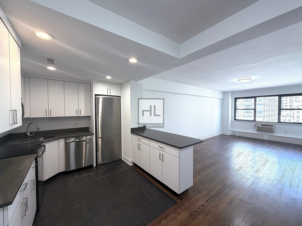 East 69th Street - Photo 2