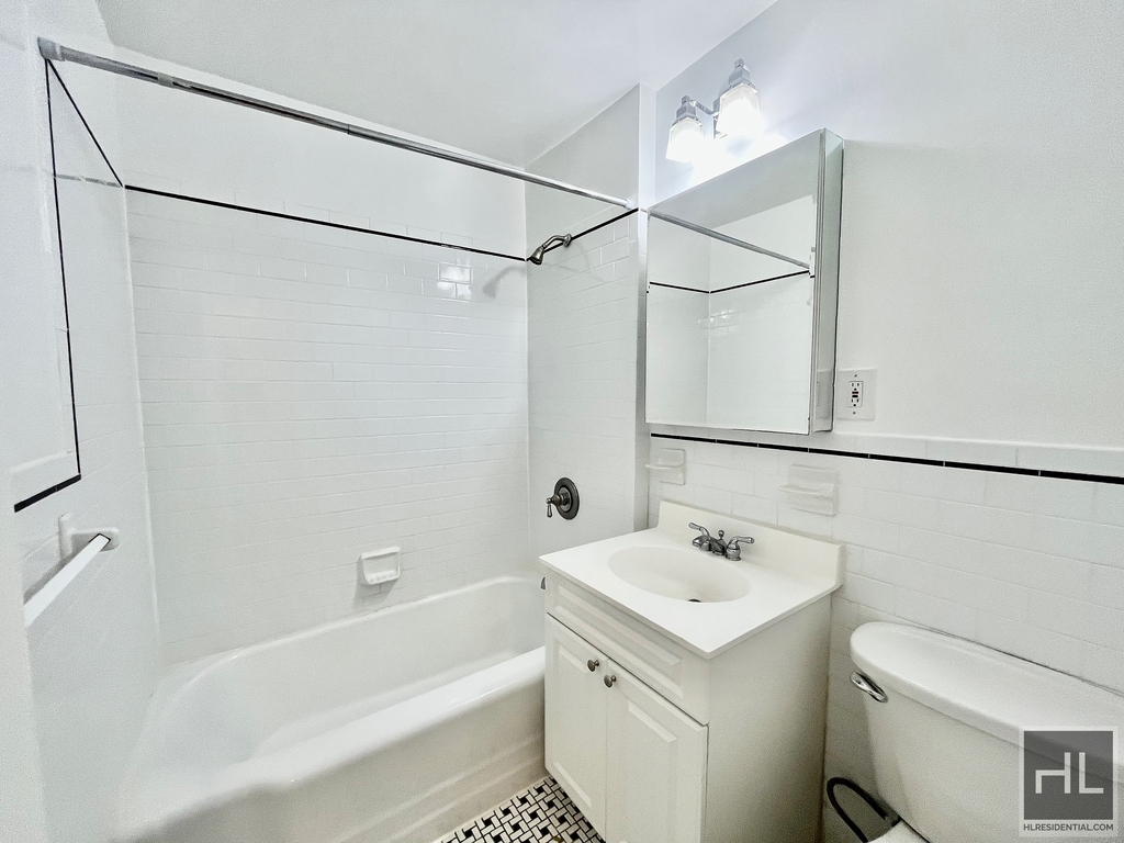 West 73rd / Columbus Ave - Photo 10