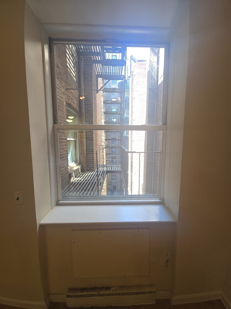 West 73rd / Columbus Ave - Photo 2