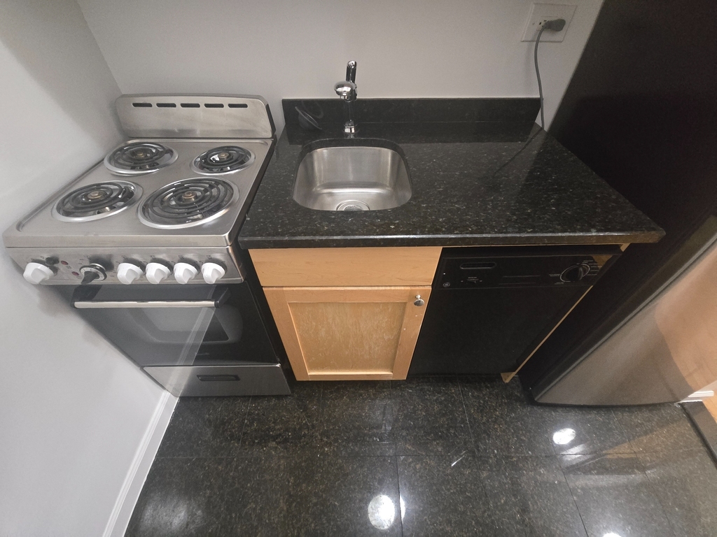 West 73rd / Columbus Ave - Photo 6