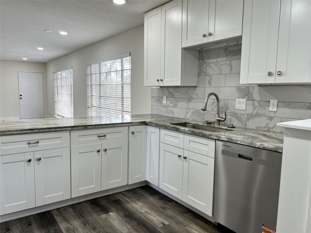2101 Fountain View Drive - Photo 6