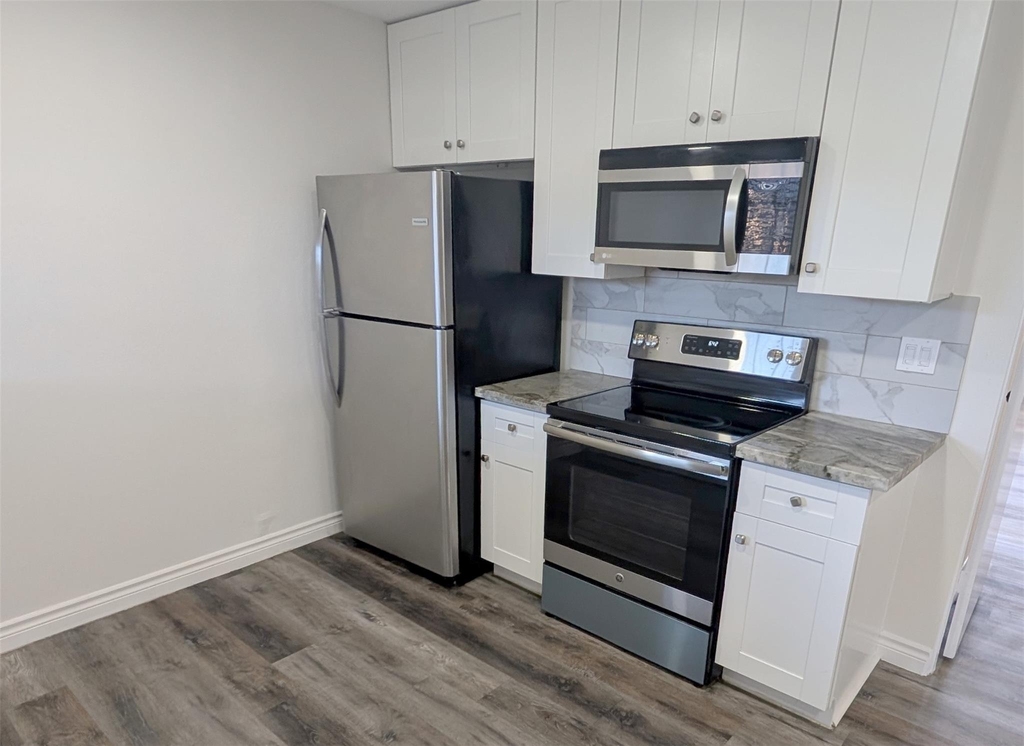 2101 Fountain View Drive - Photo 8