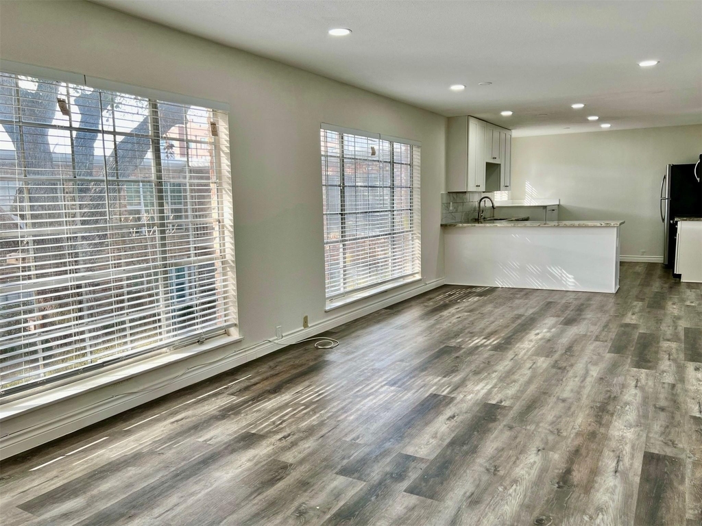 2101 Fountain View Drive - Photo 11