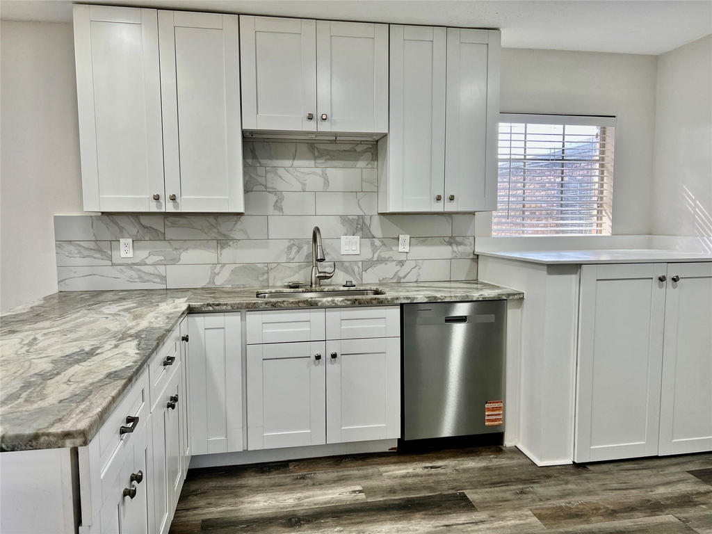 2101 Fountain View Drive - Photo 5