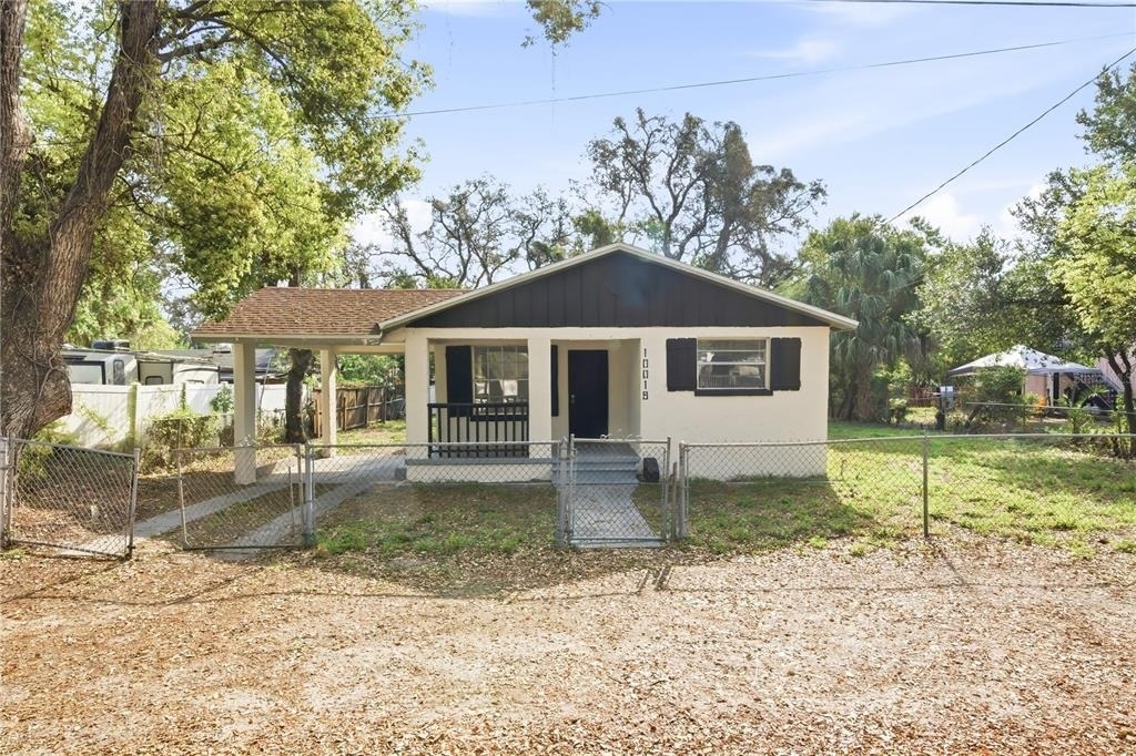 10019 N Jasmine Avenue - Photo 0