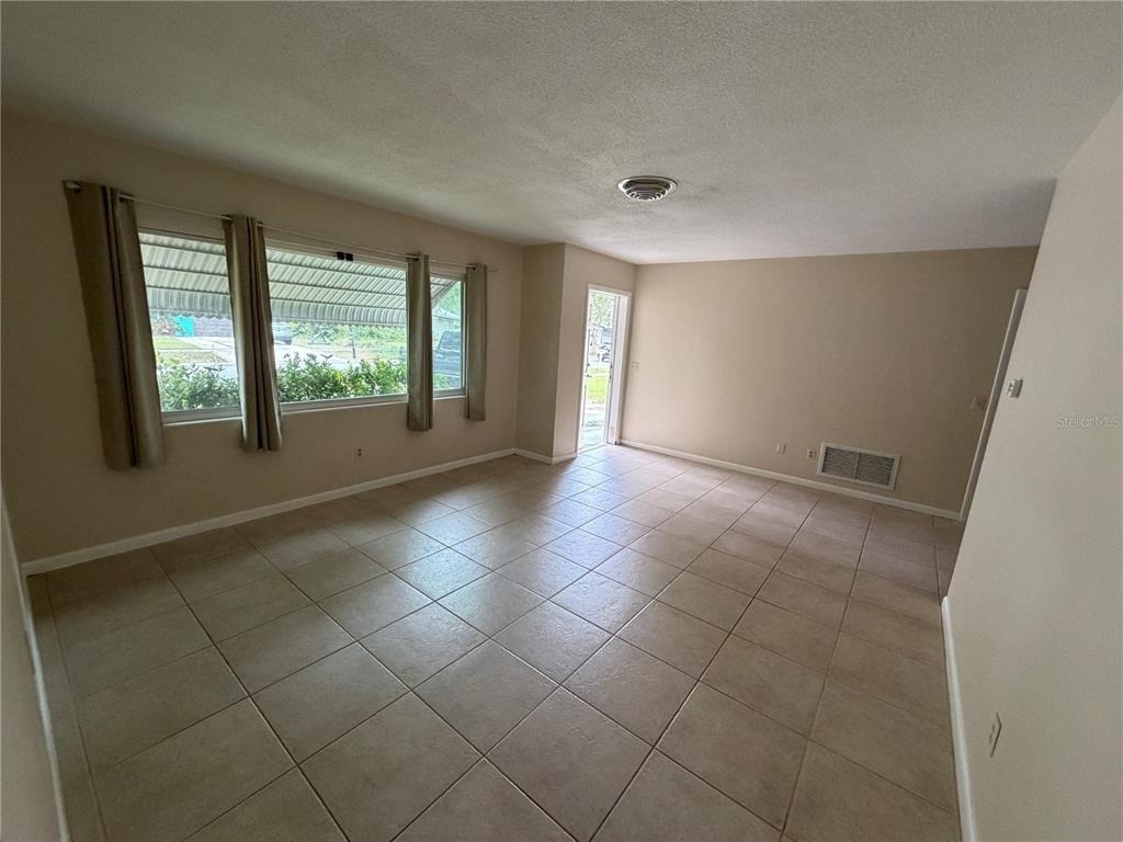 2236 Morningside Drive - Photo 3