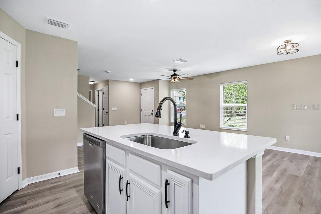 10831 Johanna Avenue - Photo 8