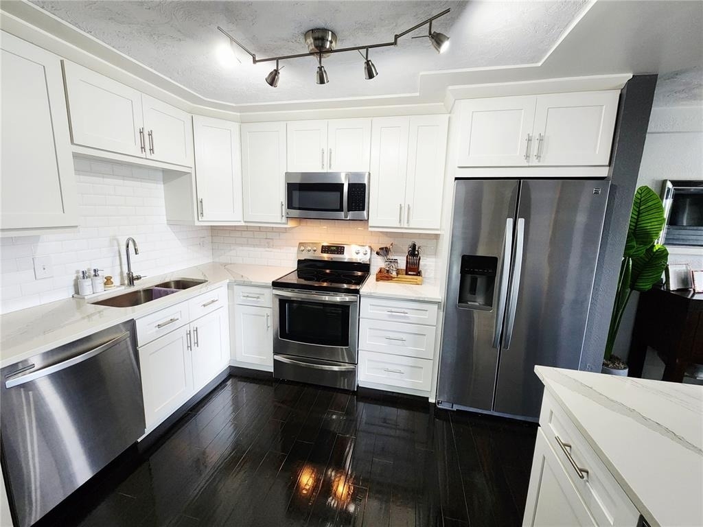 4651 1st Street Ne - Photo 4