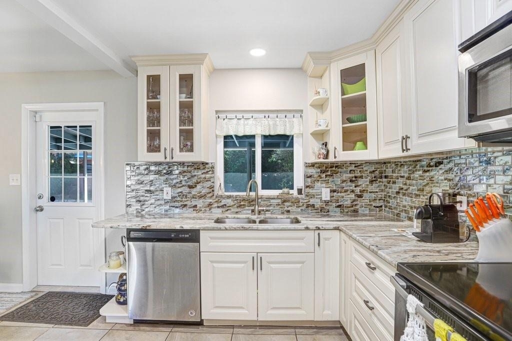 6703 N River Boulevard - Photo 9
