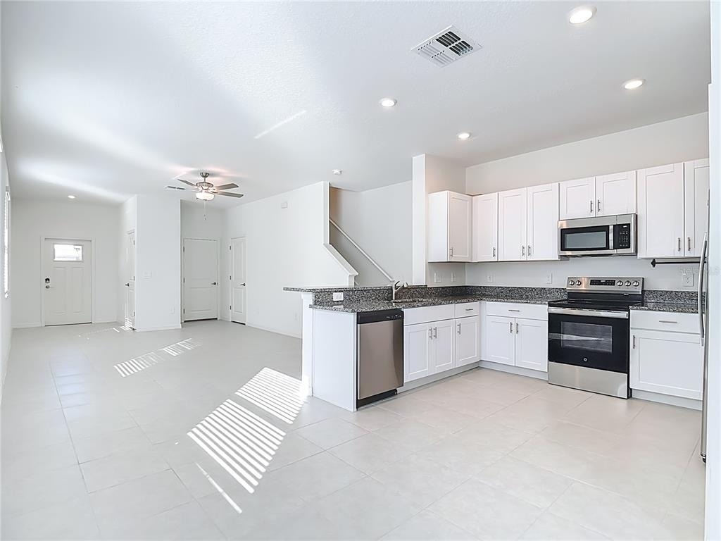 6170 Shiner St - Photo 8