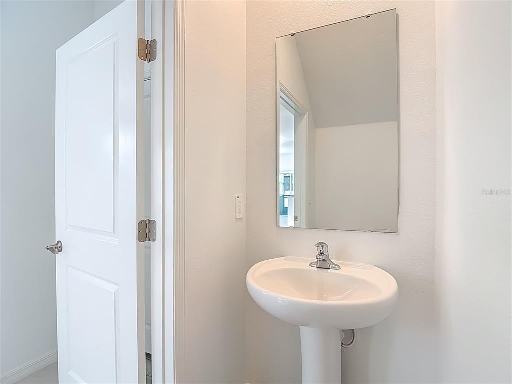 6170 Shiner St - Photo 9