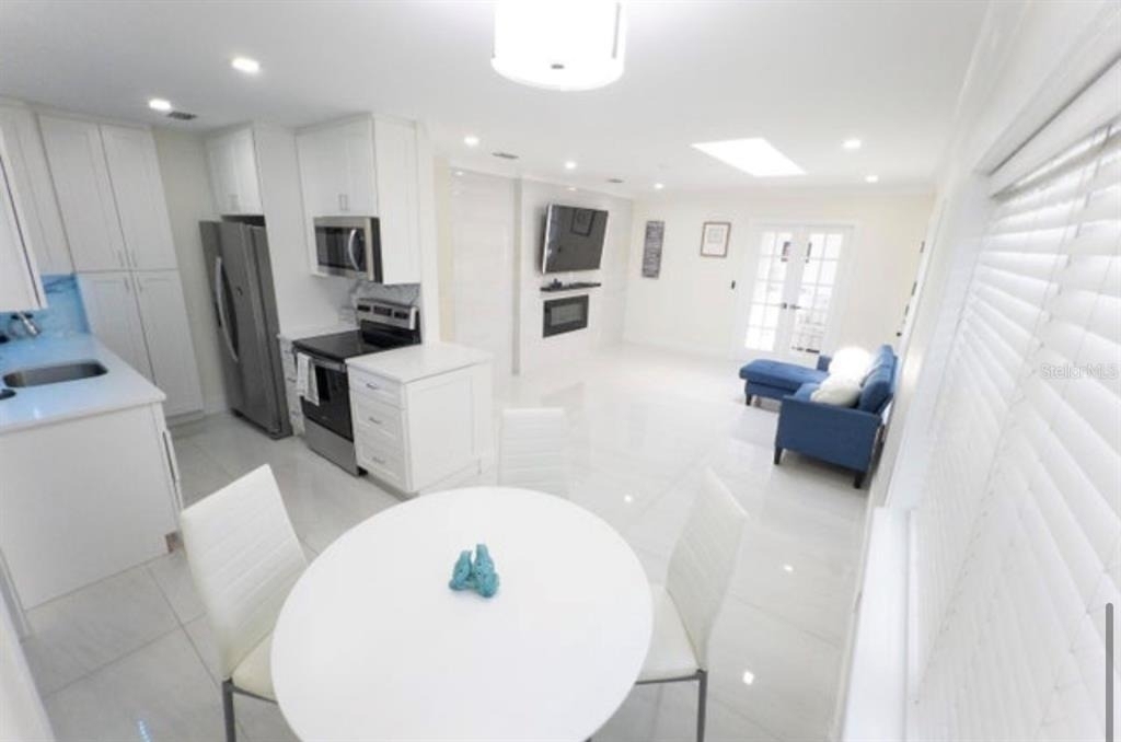 887 W Perry Street - Photo 8
