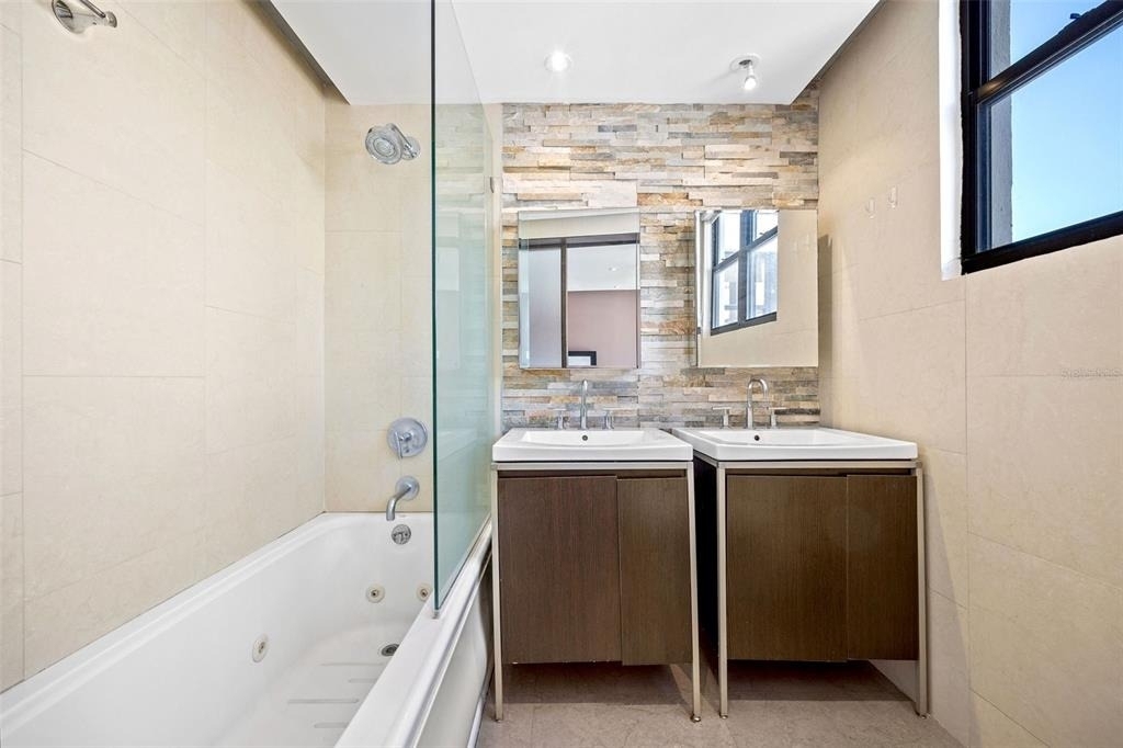 Condado Real 1700 Mcleary Ave - Photo 10