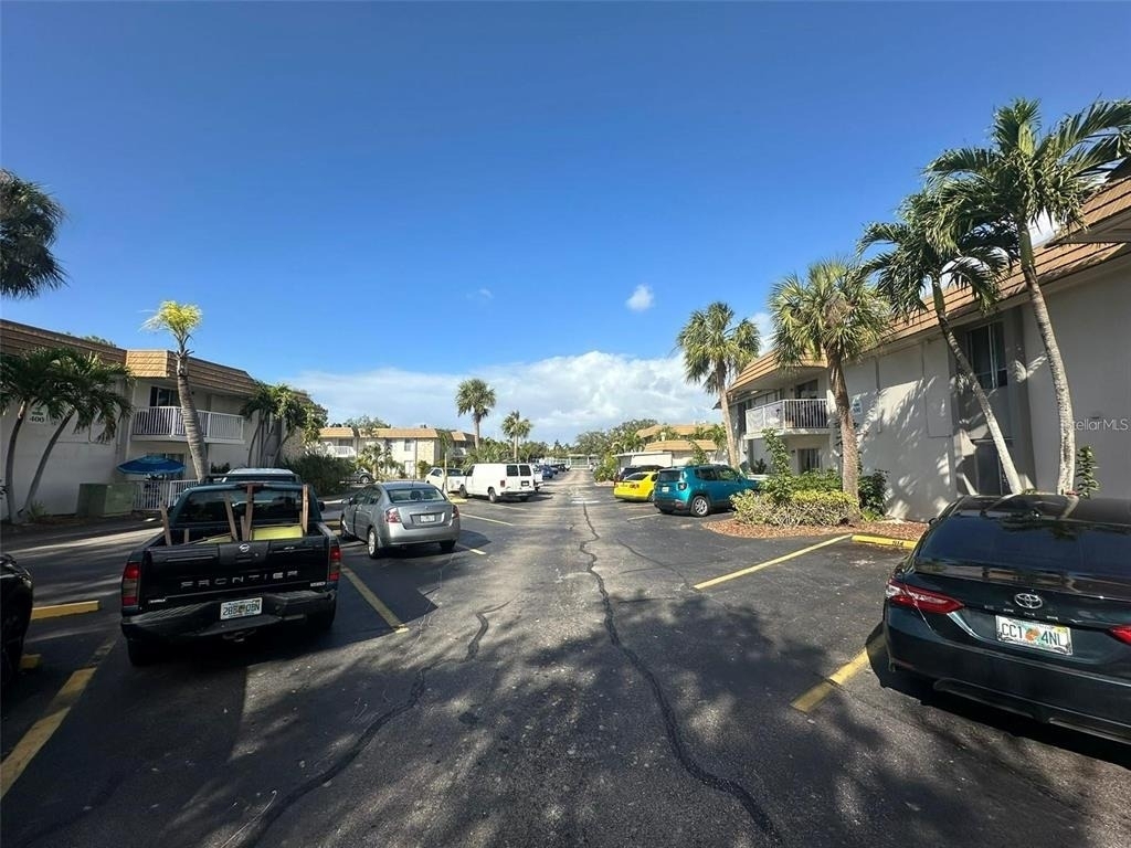1830 Maravilla Avenue - Photo 3