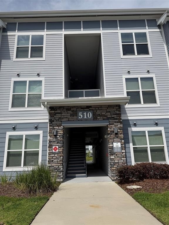 510 Academy Drive - Photo 0