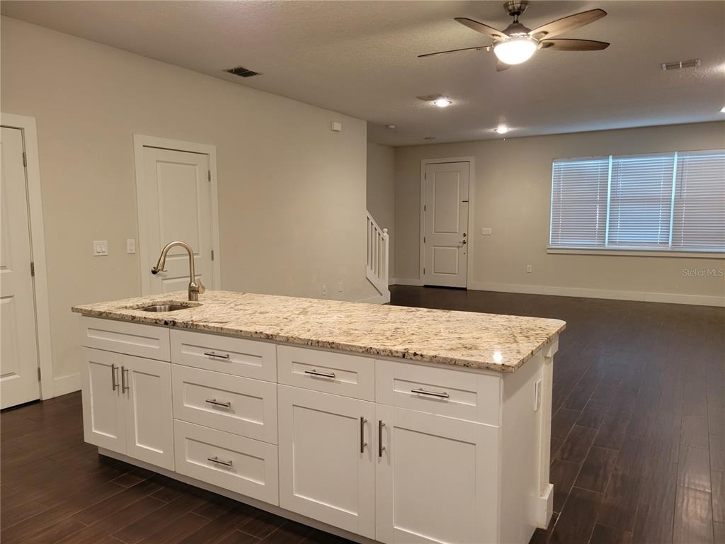 1212 S Bumby Avenue - Photo 3