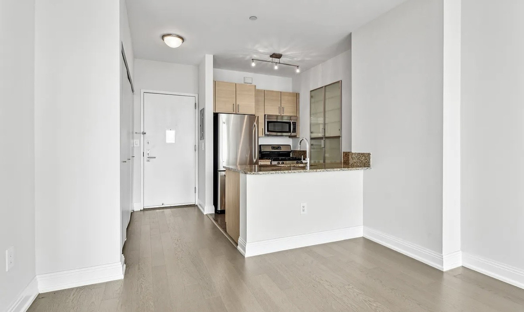 125 West 31st Street - Photo 2