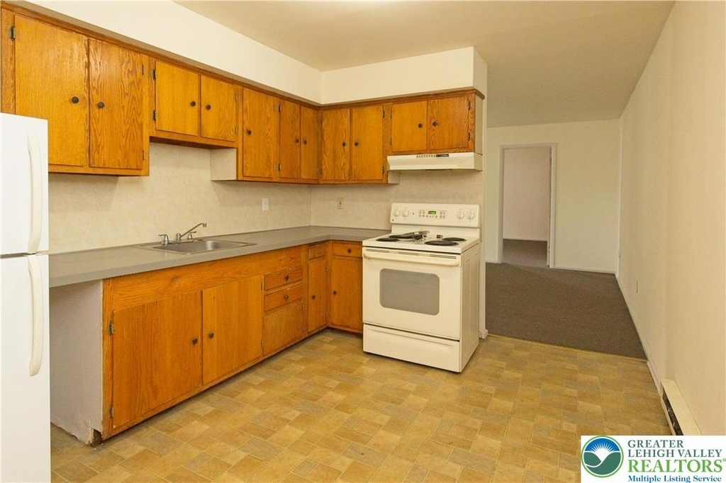 709 Front Street - Photo 2