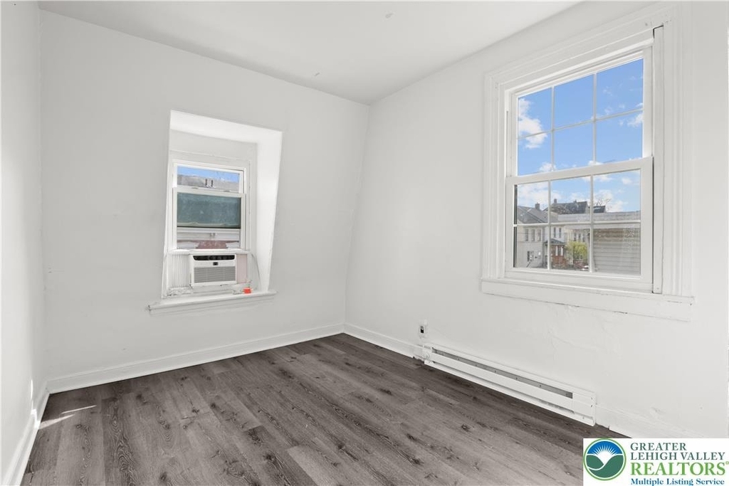 1113 Ferry Street - Photo 7