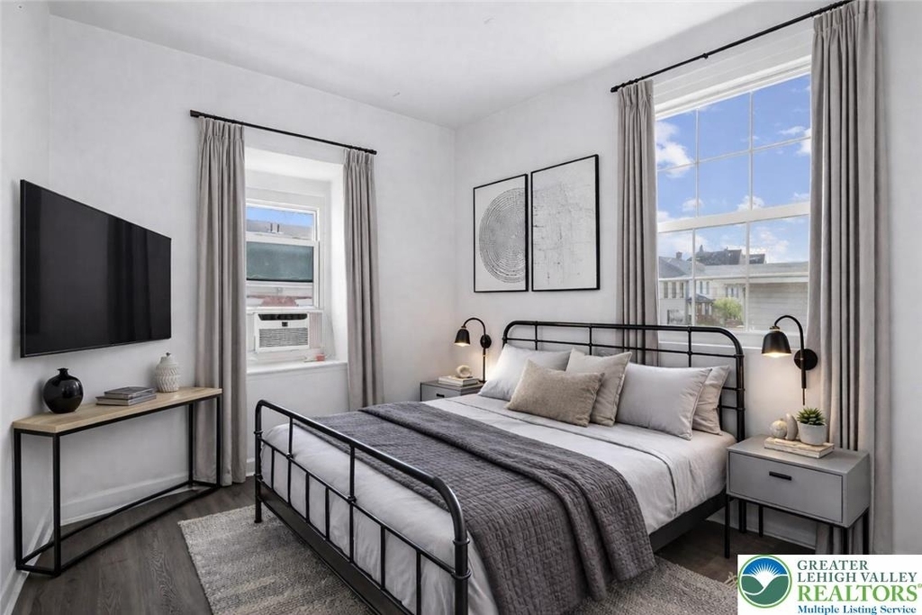 1113 Ferry Street - Photo 6