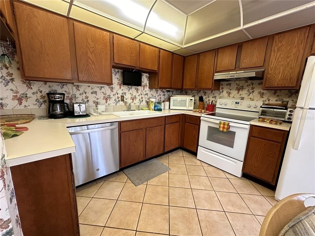 1647 Brookhouse Court - Photo 3