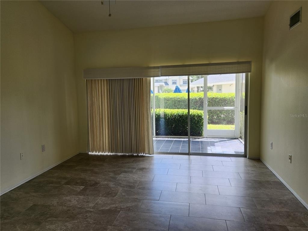 6330 Green Oak Circle - Photo 2