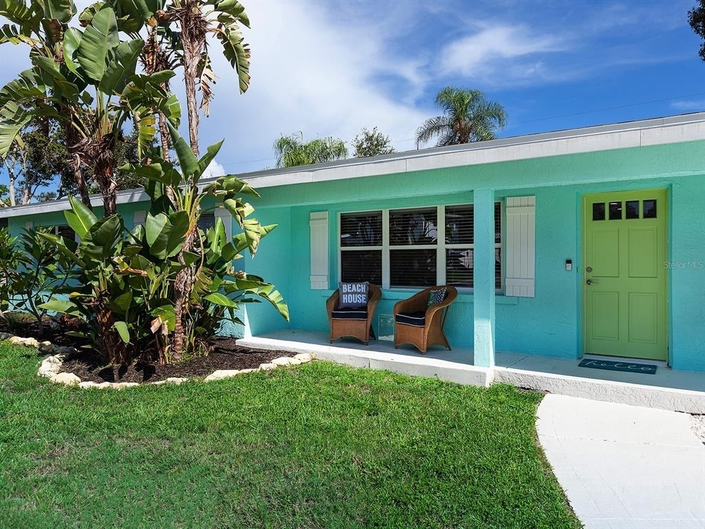 3049 Wood Street - Photo 2