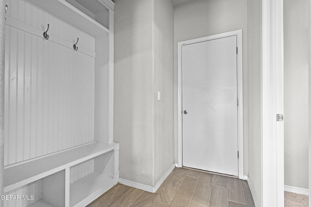 956 Clapham Street - Photo 29