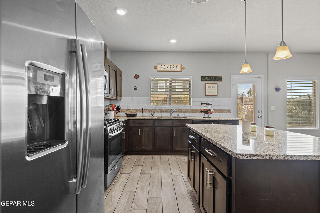 956 Clapham Street - Photo 28
