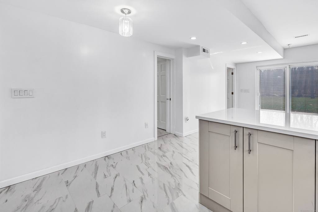 1620 Peters Lane - Photo 3