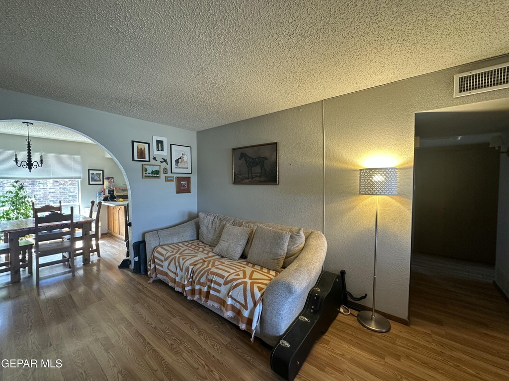 504 E University Avenue - Photo 7