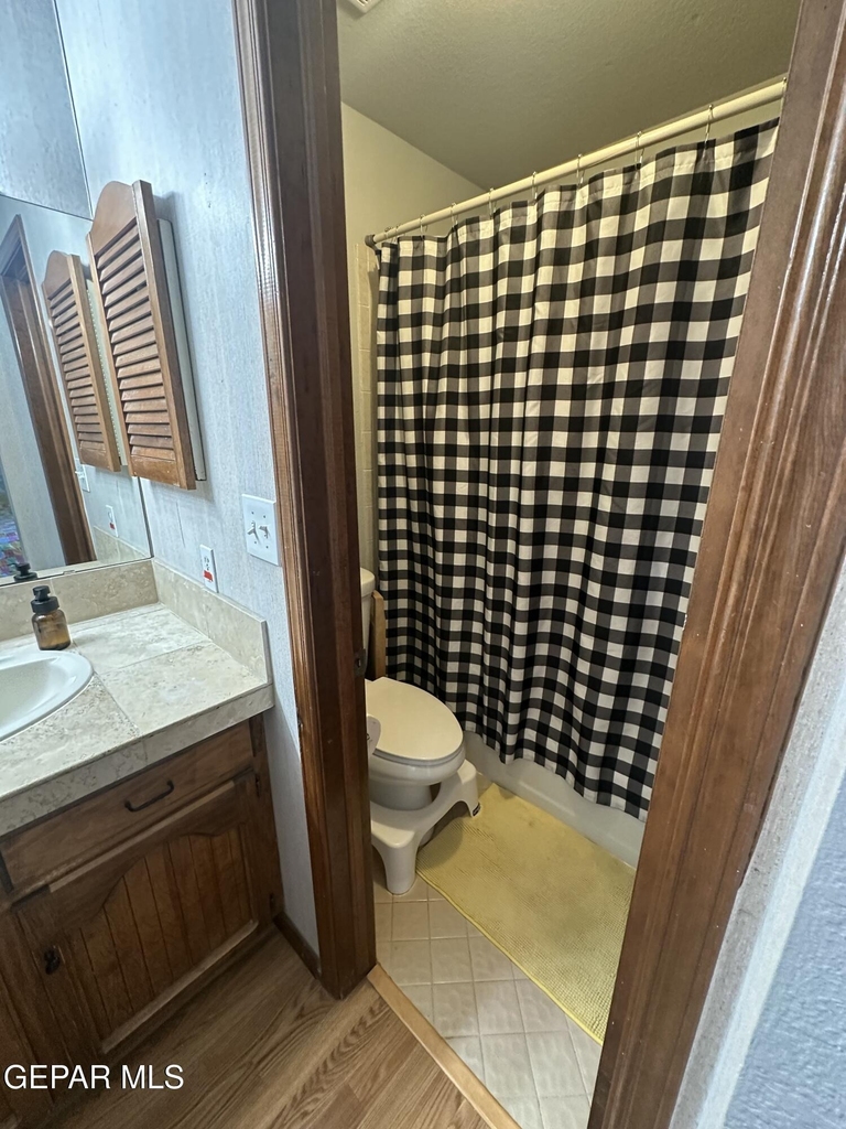 504 E University Avenue - Photo 16
