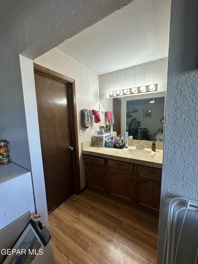 504 E University Avenue - Photo 15