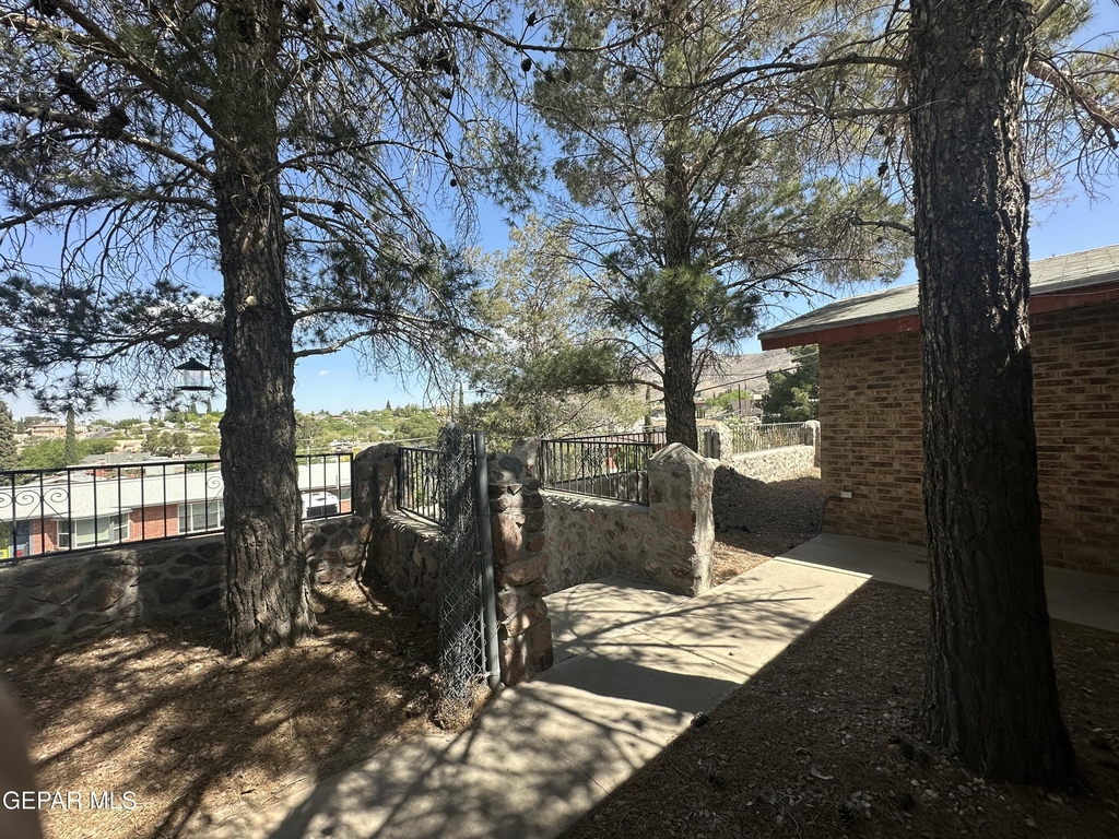 504 E University Avenue - Photo 22